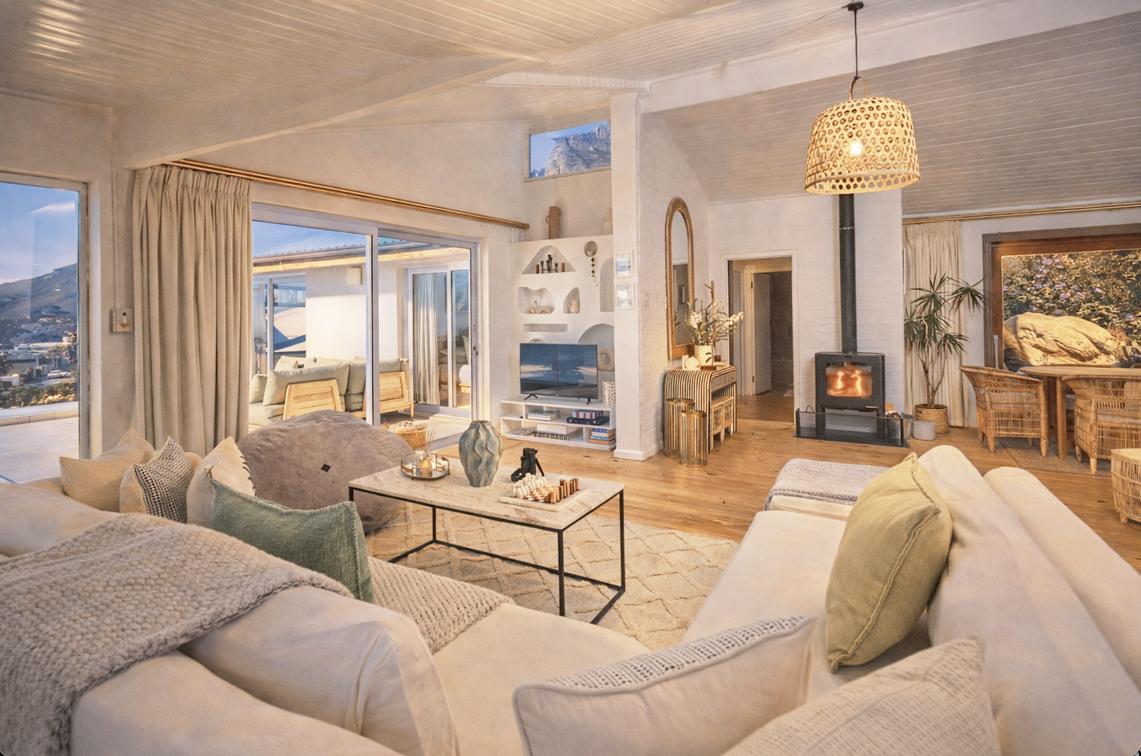 Lounge with fireplace